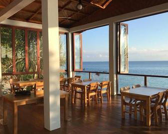 بولاو وي بارادايس - سابانغ - مطعم