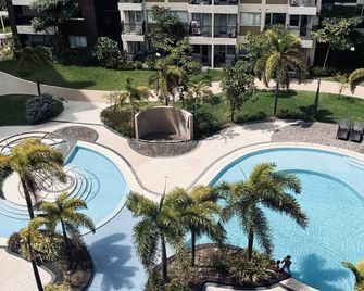 K2 Nordic-Inspired Cozy Space - Iloilo City - Pool