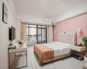 Ruisi Castle Stylish Homestay (Changsha Bubugao Meixi New World) - Changsha - Bedroom