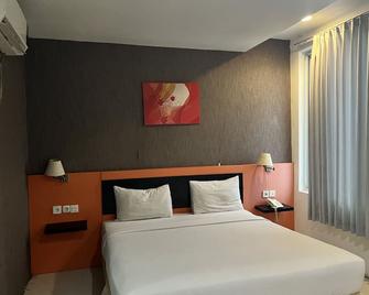 OYO 92472 Tri Homestay - Palangkaraya - Bedroom