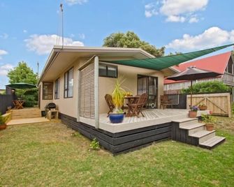 Sea Peeks Holiday Home - Papamoa - Gebäude