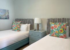 Key West Cottages - Chincoteague - Bedroom