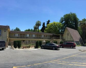Discovery Inn - Modesto - Gebouw