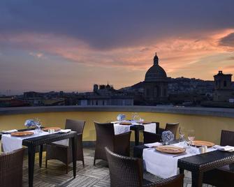 Una Hotels Napoli - Nápoles - Balcón