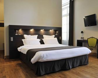 Le Chateau De Champlong - Villerest - Schlafzimmer