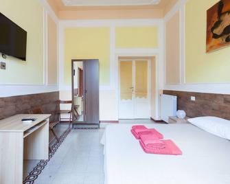 Furio Camillo - Roma - Habitación