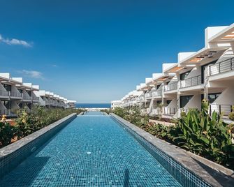 Pearl Island Homes - Kyrenia - Pool