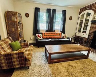 Shelby’s Hideaway - Shelby - Sala de estar