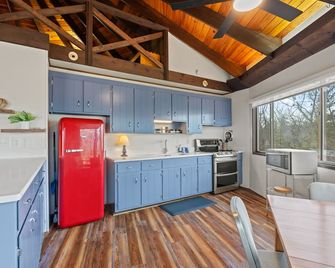 1 m. to Ski & Snow tubing/Fire pit/360 Views/Wineries - Basye - Cocina