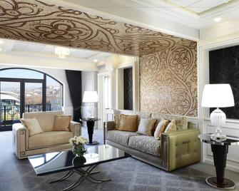 Ambassadori Tbilisi Hotel - Tbilisi