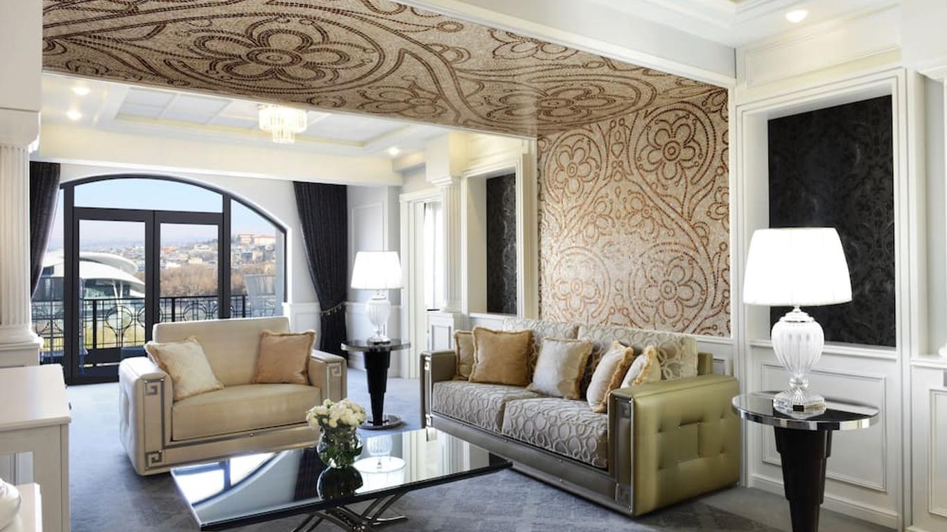 第比利斯大使酒店