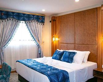 Saire Hotels Ibadan - Ibadan - Bedroom
