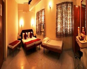 Hotel Ram International - Pondicherry - Habitación