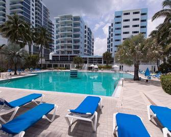 Sherry Frontenac Oceanfront - Miami Beach - Pool