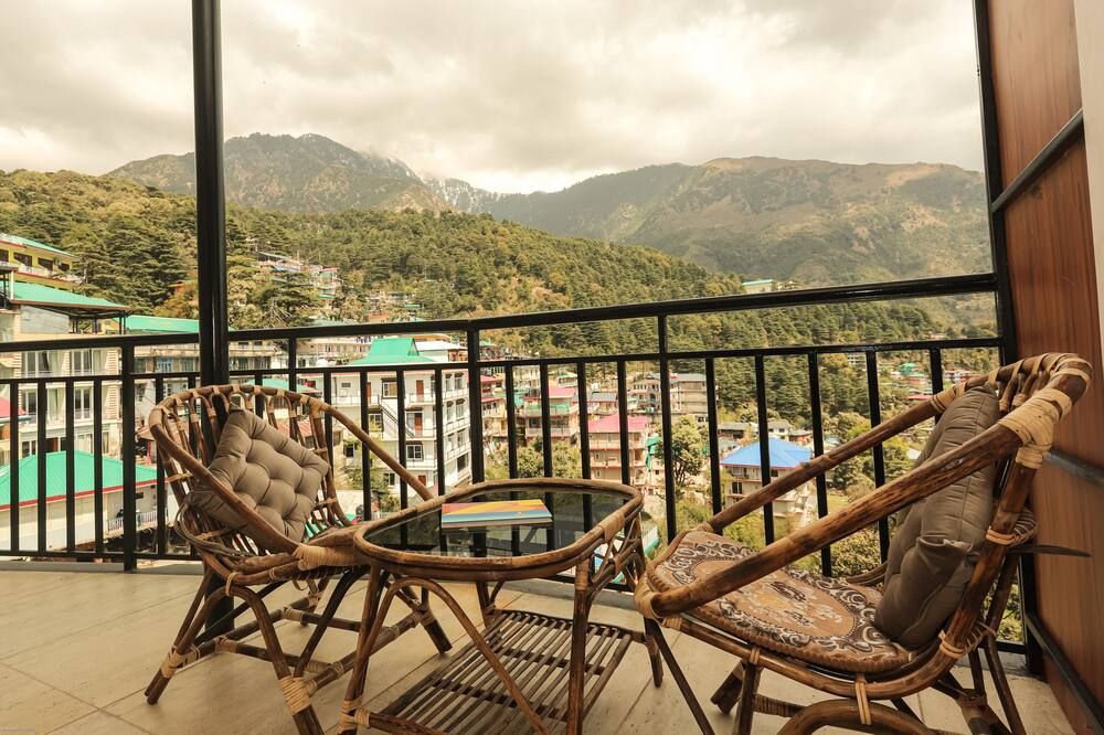 Hotel Buddha's Abode- Best Hotel in McleodGanj Main Market - דרמאסאלה - מרפסת