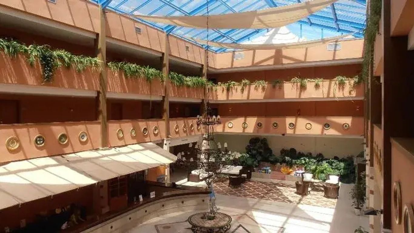 بيير آند فاكانسيز إيستبونا