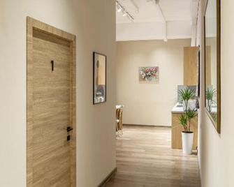 Bodo Hostel - Biskek - Pasillo