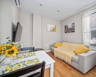 Lux 1st floor 3brm/1bath North End - Βοστώνη - Σαλόνι