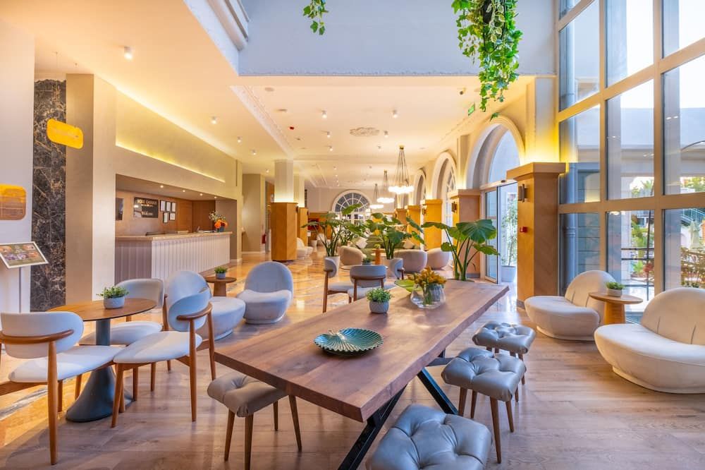 Rose Garden Premium Hotel