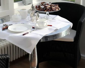 Inn on the Lake - Waterland