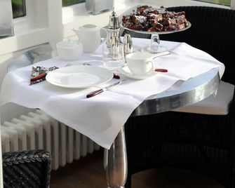 Inn on the Lake - Waterland