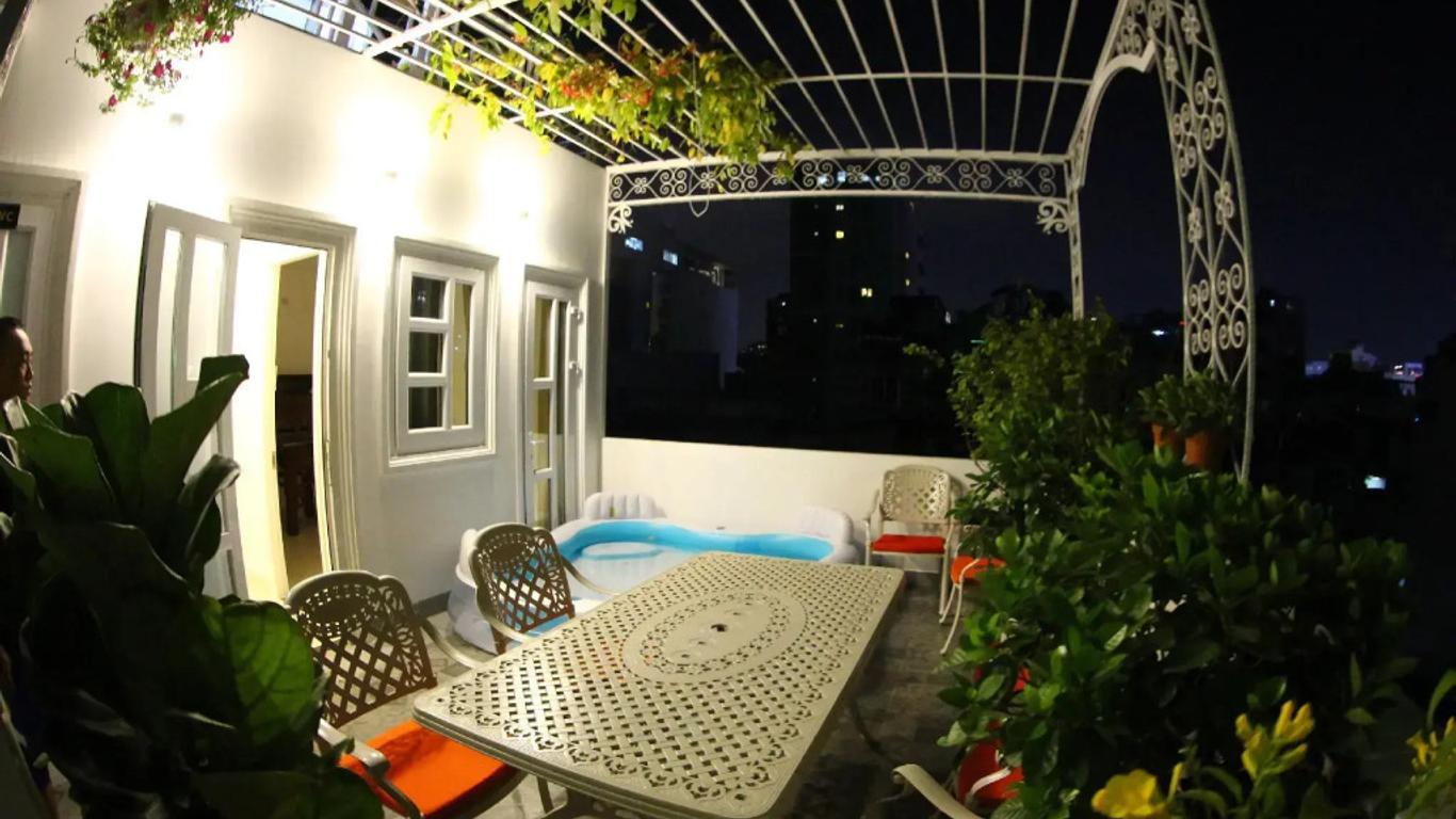 Full House Hostel