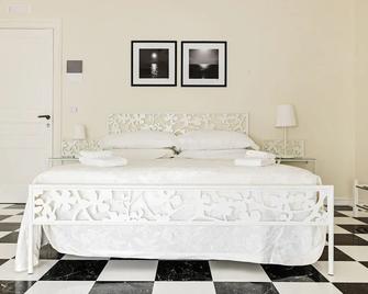 Il Sole Bed and Breakfast - Monopoli - Bedroom