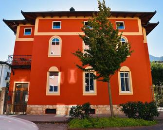 Nine Rooms Shared - Trento - Building