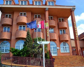 Hotel Avenida III - Villadangos del Páramo - Building