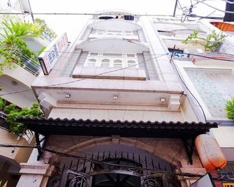 Sakura Hostel Saigon - Ho Chi Minh City - Building