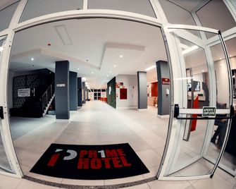 P1 Hotel - Santa Maria - Lobby