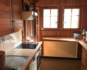 Chalet with mountain view. Family-friendly. Summer&Winter. 6' from 4Vallées. - Vex - Cuisine