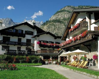 Hotel Del Viale - Courmayeur - Building