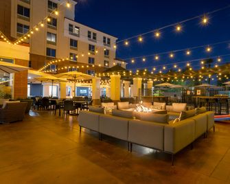 Hilton Garden Inn Scottsdale Old Town - Scottsdale - Building