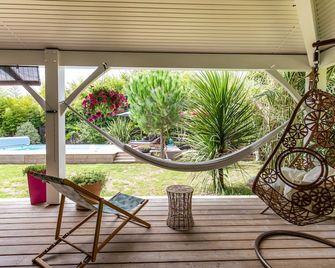 'Villa Bambou' wooden house with private pool - Hourtin - Patio