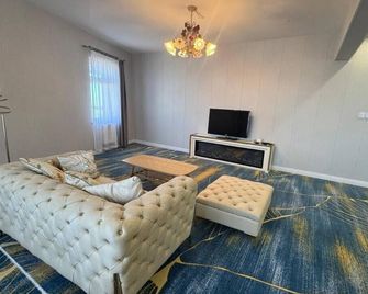 Capital Tower - Apartments and Services - Ulaanbaatar - Living room