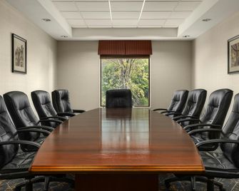 Hampton Inn & Suites by Hilton Montreal-Dorval - Dorval - Sala de reuniones