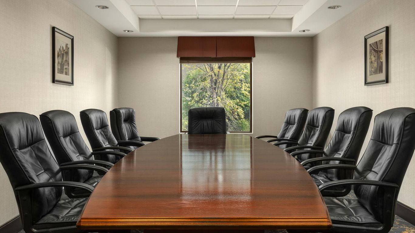 Hampton Inn & Suites by Hilton Montreal-Dorval