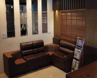 OYO 30970 Aar Royal Residency - Sankarankovil - Lounge