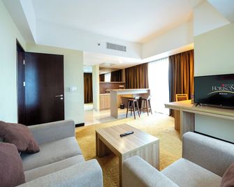 Horison Ultima Bekasi - Bekasi - Living room