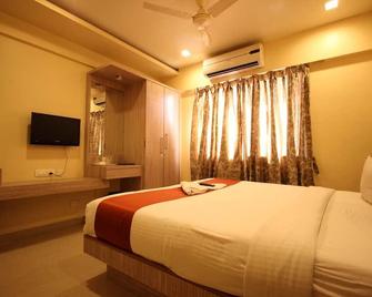 Hotel K N Park - Bhiwandi - Habitación