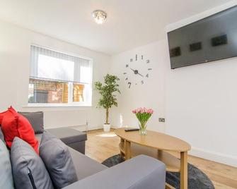 Warren House - Doncaster - Living room