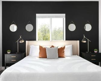 Designer 3br Townhouse • Sleeps 8 | Prime Location! - Los Angeles
