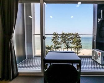 Hotel Cube - Gangneung - Balcony