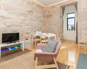 GuestReady - Charming Downtown and Quiet Apartment - Porto - Living room