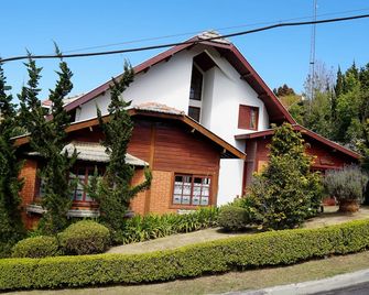 Casa em Condominio, Recanto do Jordao, Ofuro, Quadra de Tenis, Lareira, mt Verde - Pindamonhangaba - Gebäude