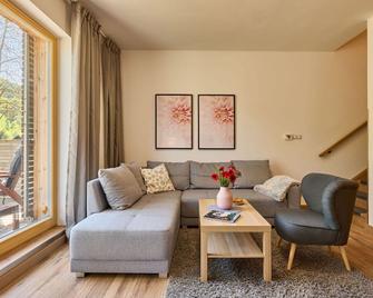 Nice apartment for 4 people with WIFI, TV, terrace, pets allowed and panoramic view - Dvůr Králové nad Labem - Wohnzimmer