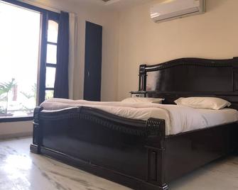 'sunshine' By Ekstay - Dehradun - Bedroom