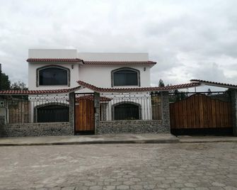 Casas Danadri, Como En Casa - Riobamba - Building