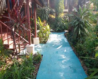 Golden Triangle Palace - Chiang Rai - Pool